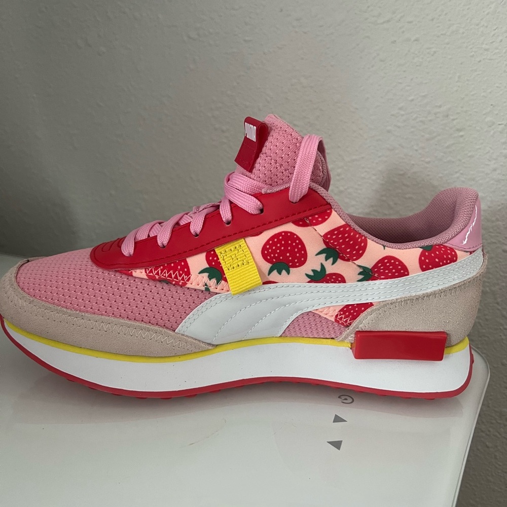 Brand New! Never worn Puma Future Rider Summer Treats Sneaker *Junior Size